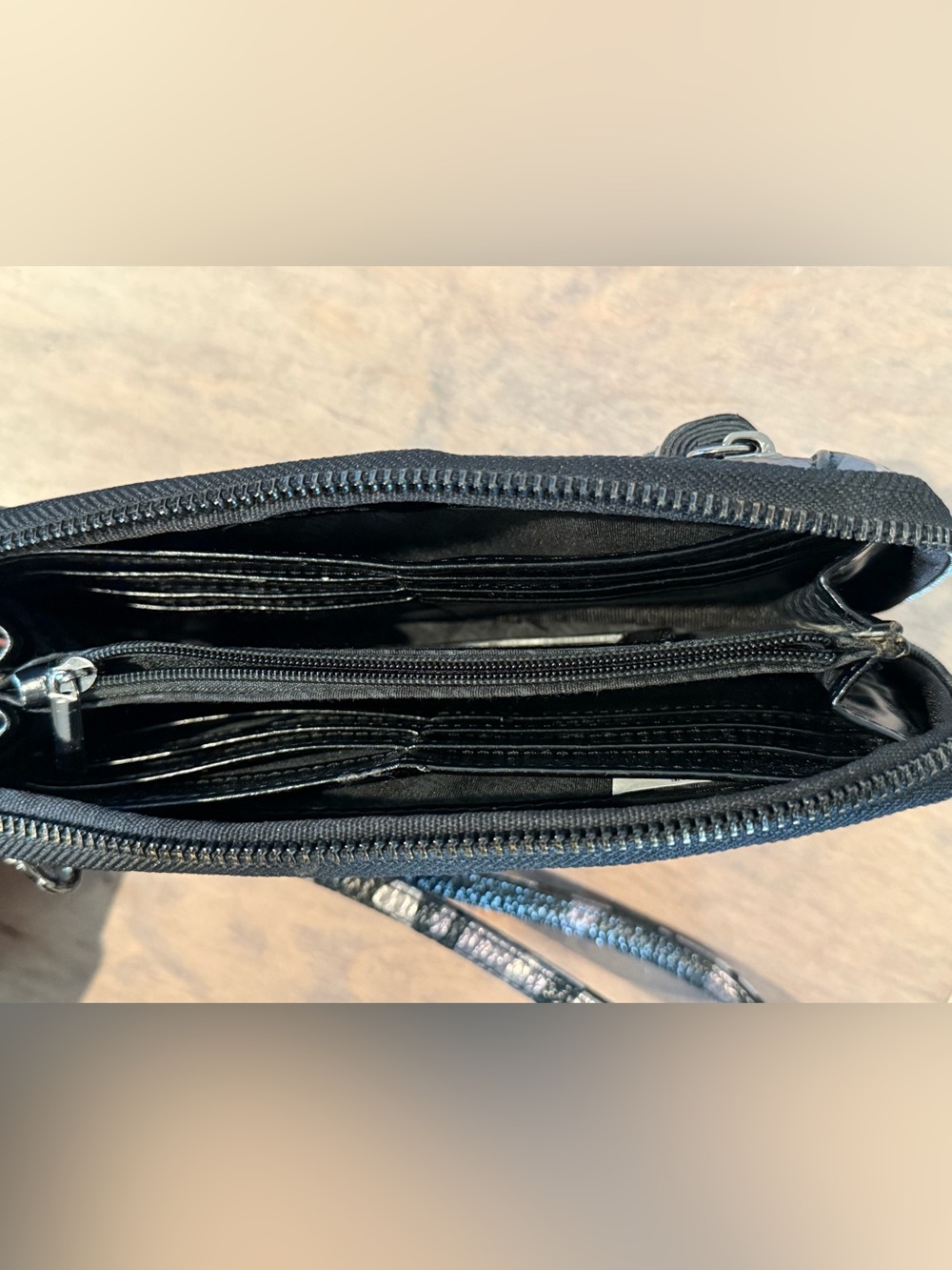Women’s ‘Steve Madden’ metallic camo wristlet wallet - Picture 4 of 4